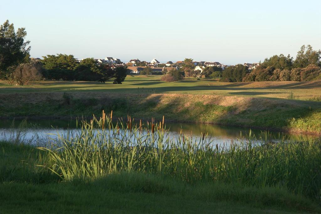 Thatchwood Country Lodge St Francis Bay Exteriör bild