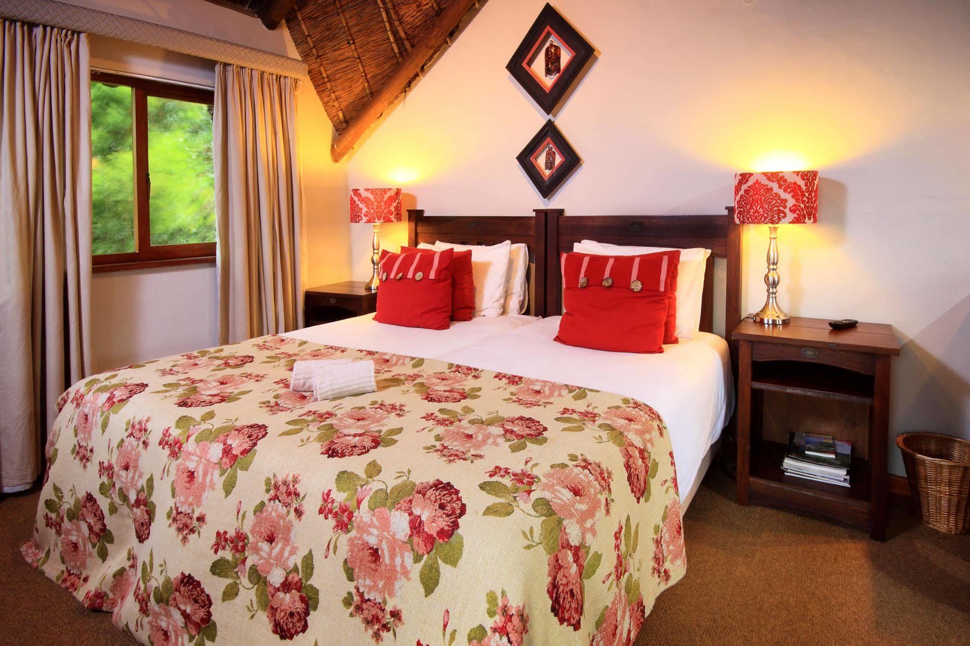 Thatchwood Country Lodge St Francis Bay Exteriör bild